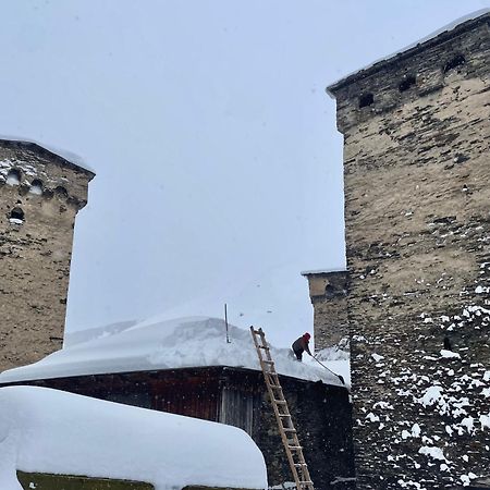 Old House Hotel Ushguli Bagian luar foto
