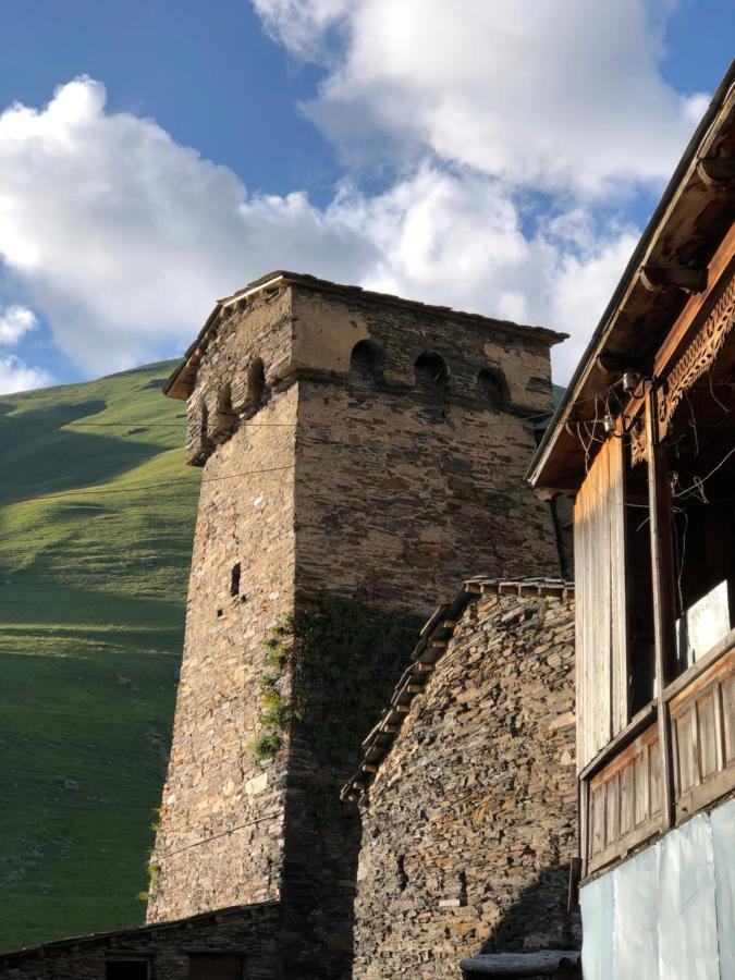 Old House Hotel Ushguli Bagian luar foto