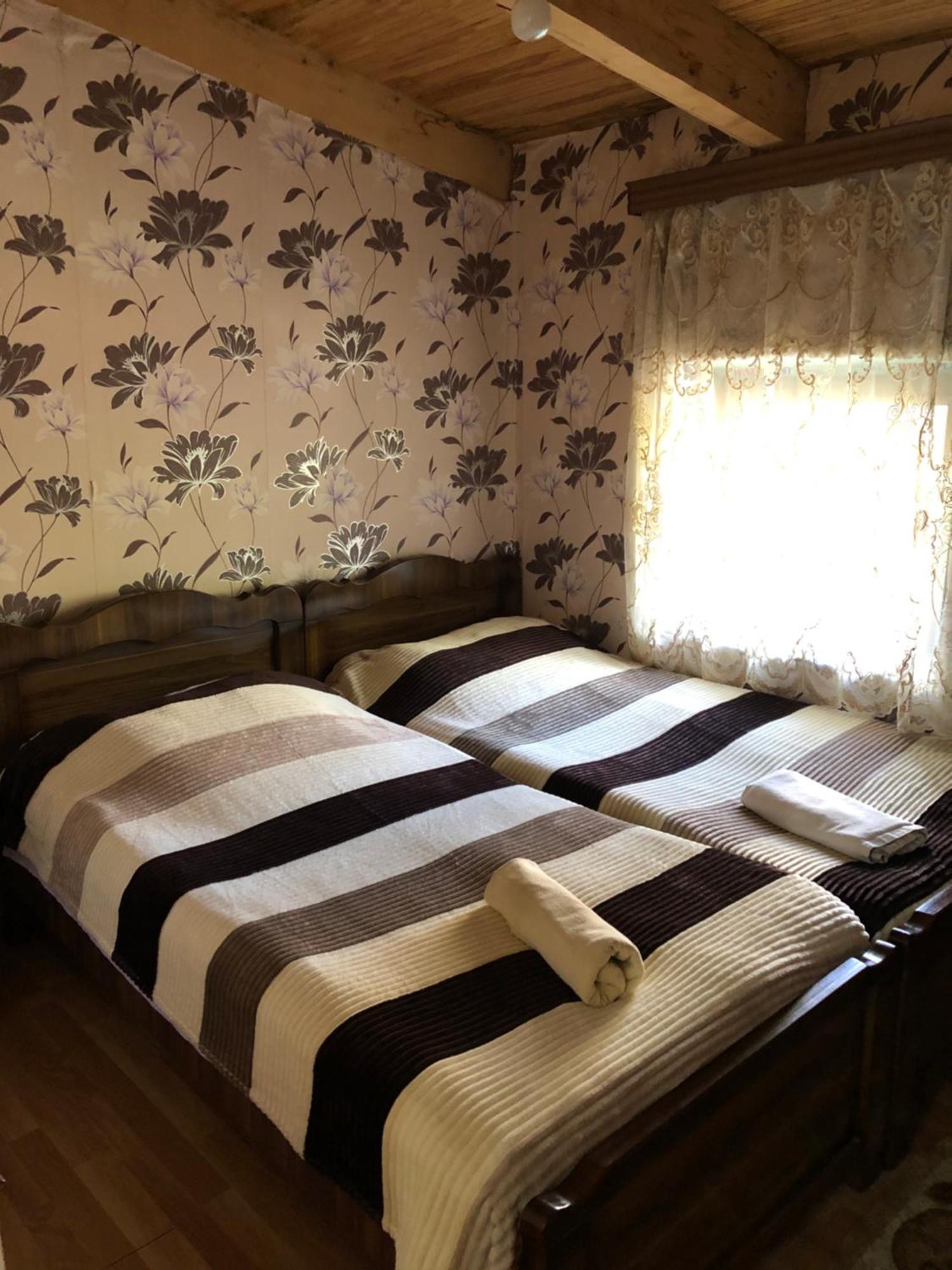 Old House Hotel Ushguli Bagian luar foto