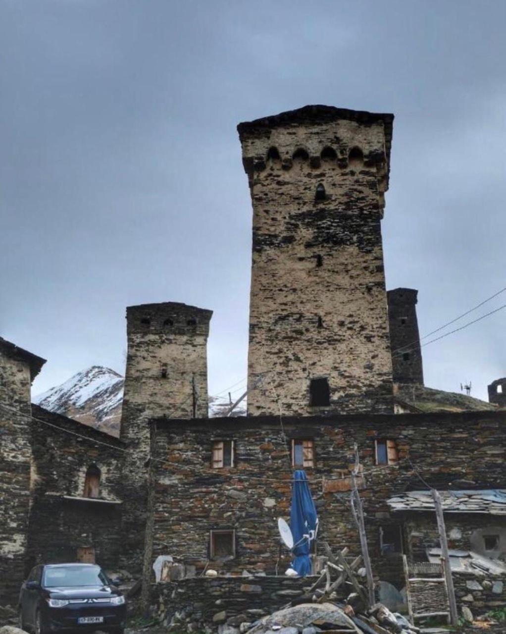 Old House Hotel Ushguli Bagian luar foto