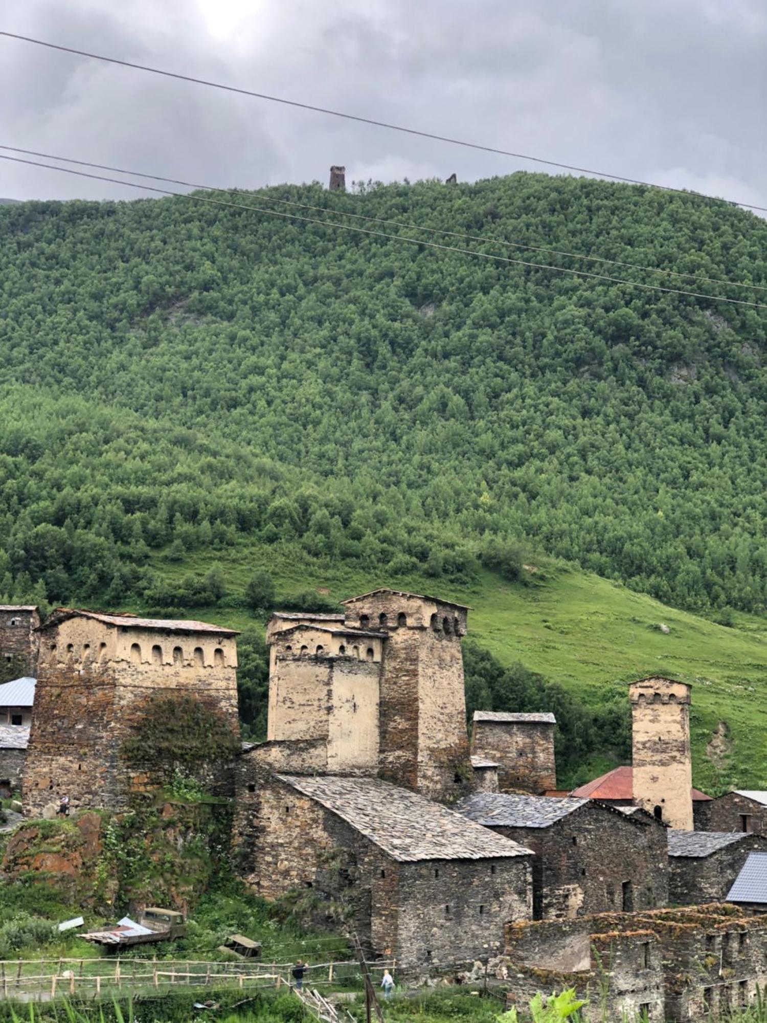 Old House Hotel Ushguli Bagian luar foto