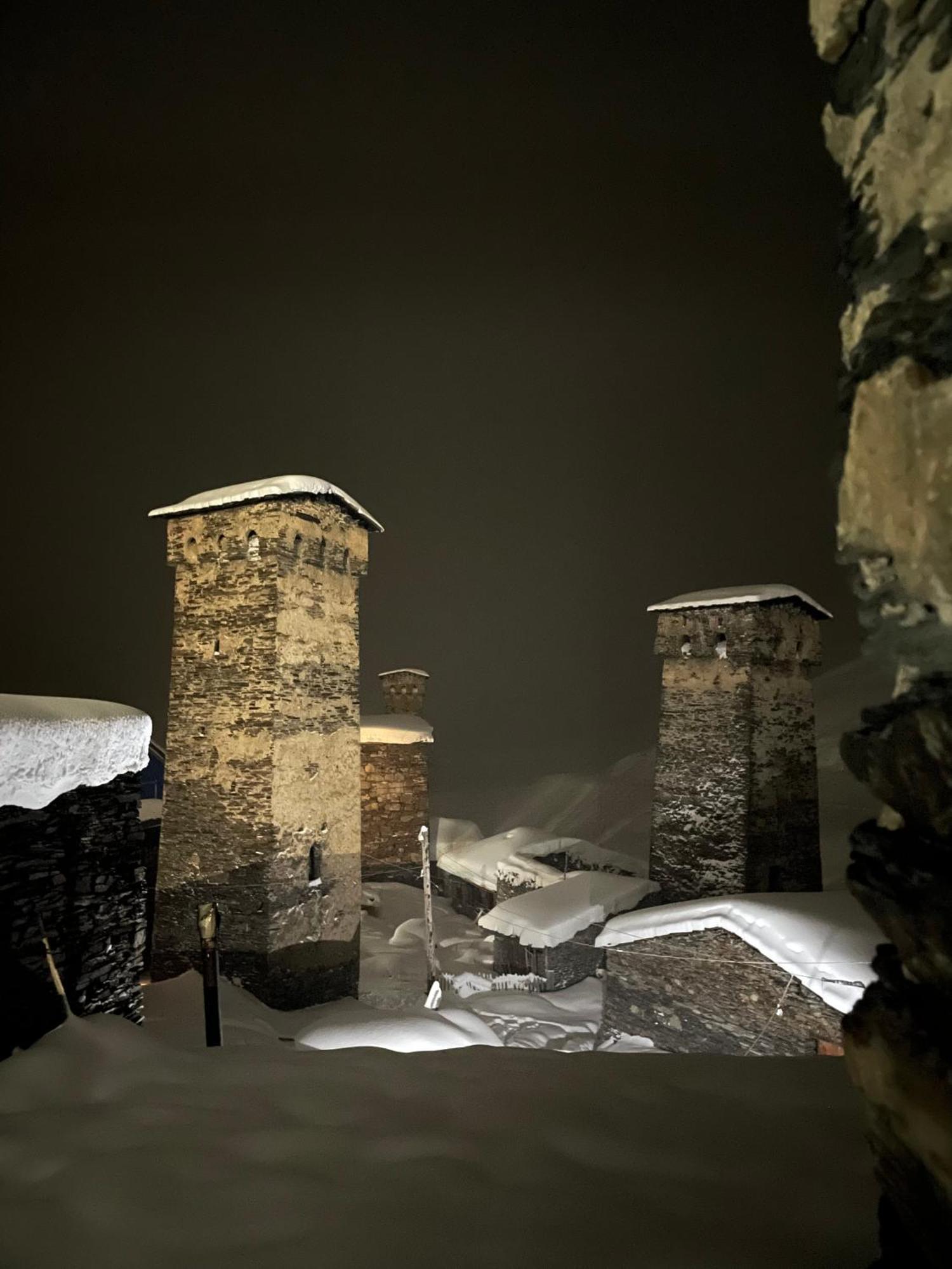Old House Hotel Ushguli Bagian luar foto