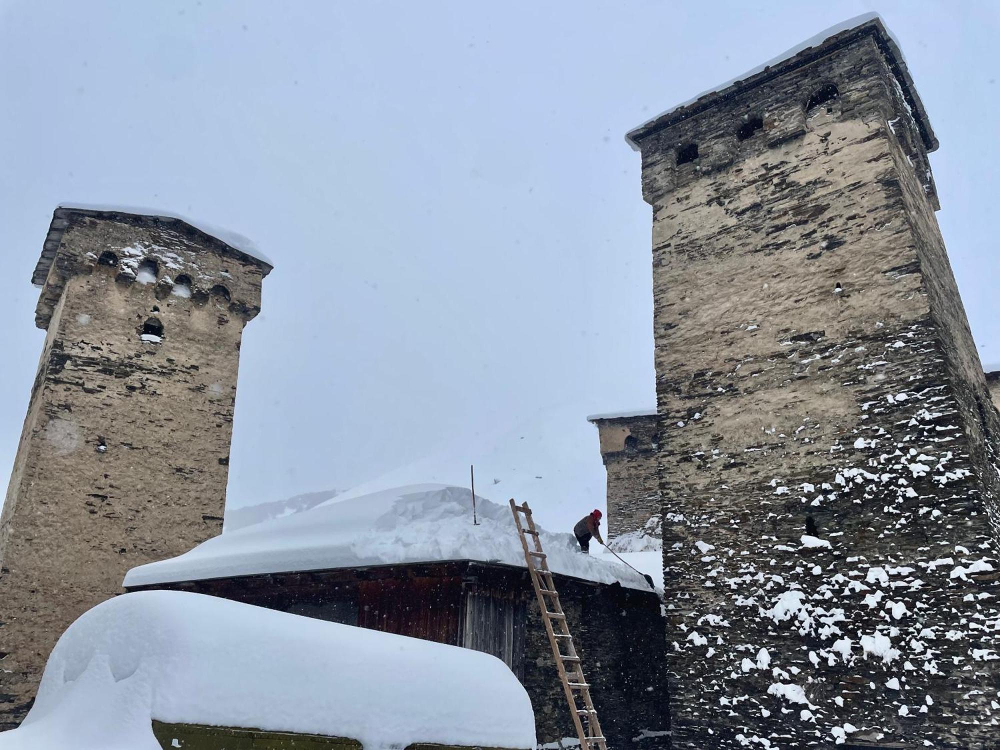 Old House Hotel Ushguli Bagian luar foto